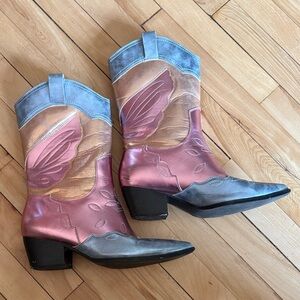 Stylish Multicolor Western Boots